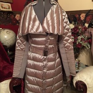 BCBG grey silver puffer wide collar coat m